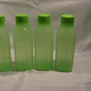 Tupperware Water Bottles (4)